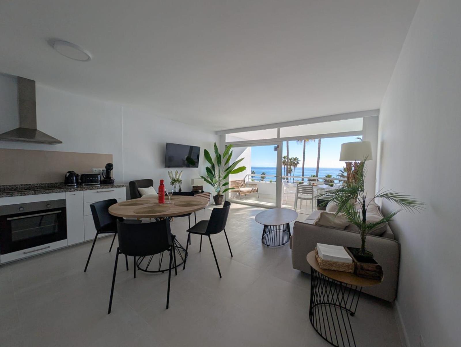 Apartment Miraflores Sunrise View 1 Bedroom Apartment. *